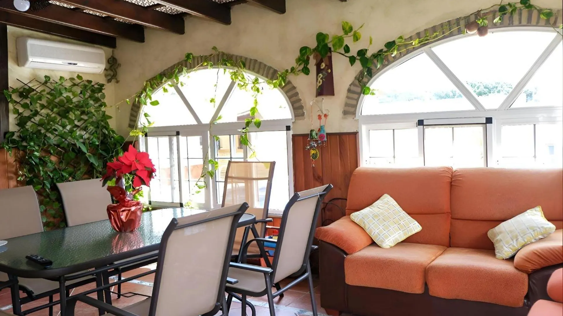 Holiday home Chalet Con Piscina Privada Arco Iris Chiclana de la Frontera