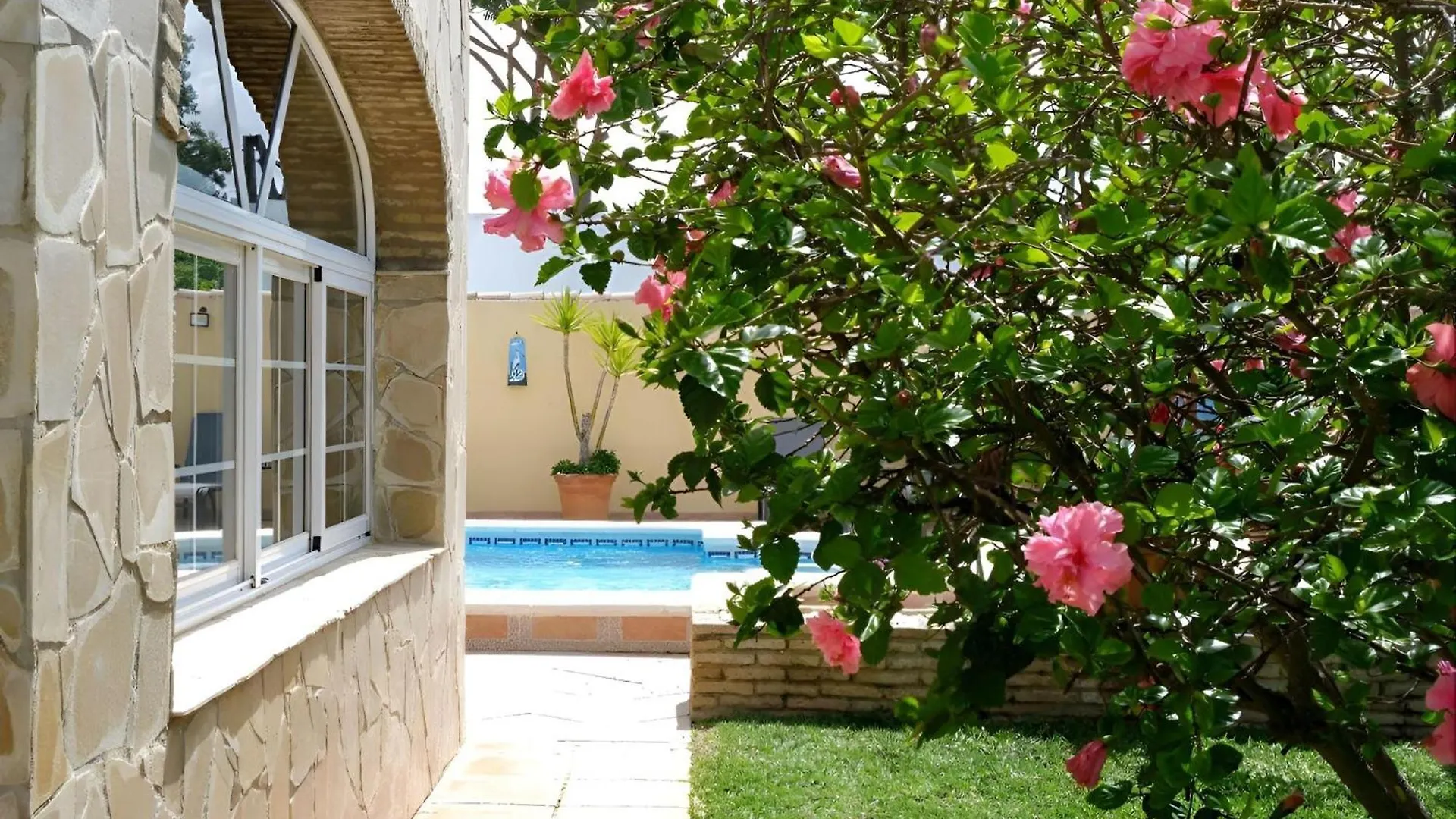 Chalet Con Piscina Privada Arco Iris Chiclana de la Frontera 0*,  Spain